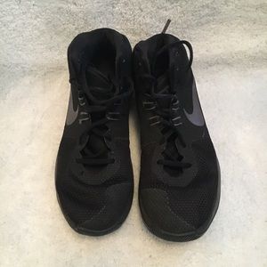 Men’s basketball high tops